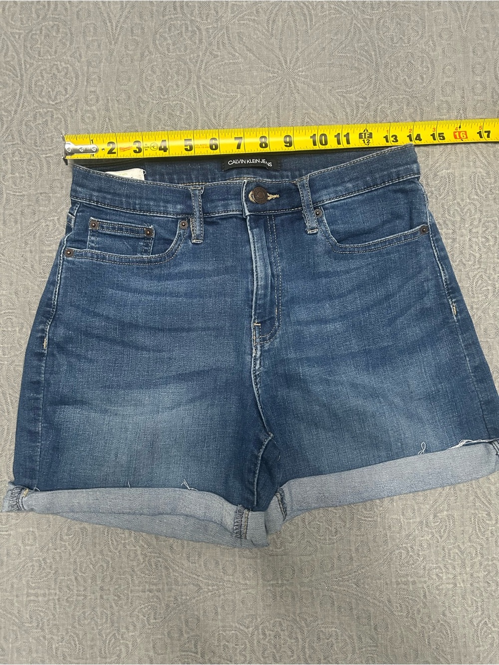 Calvin Klein Women’s Medium Blue Rolled-Hem Denim Shorts